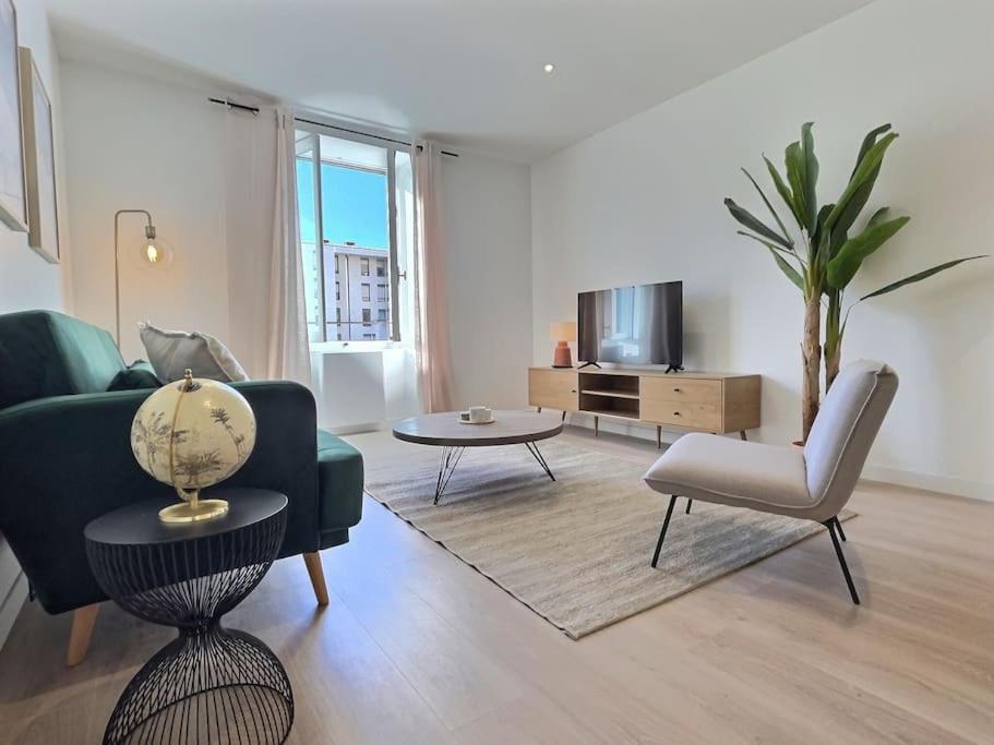 Le Victor Hugo, L'Appartement Valentinois Valence  Buitenkant foto